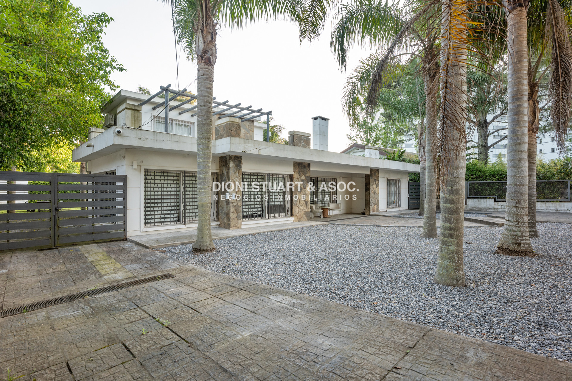 Casa ID.810 - CASA EN ALQUILER DE VERANO CON 4 DORMITORIOS CON PISCINA EN CANTEGRIL CERCA DE TODO 