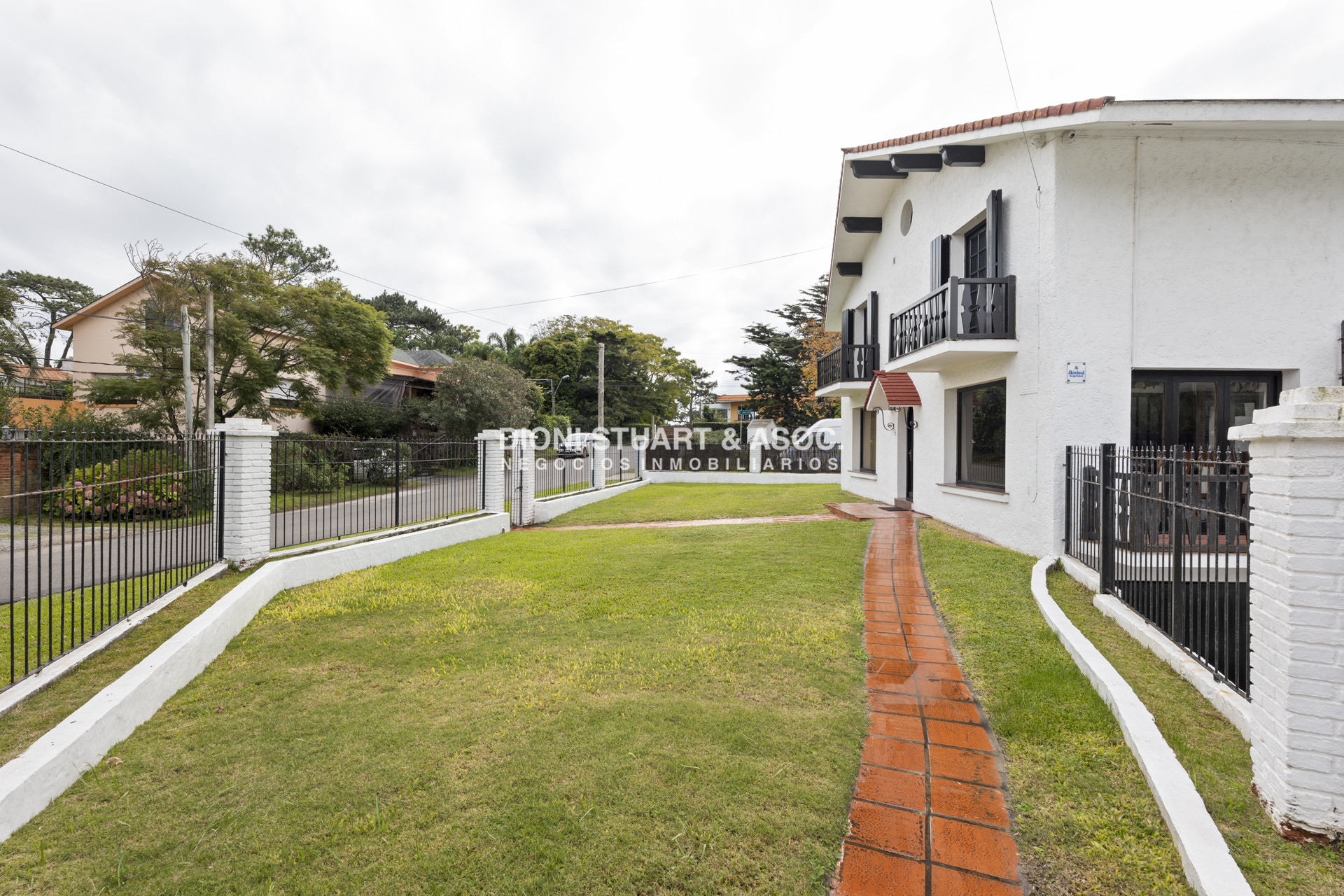 Casa ID.680 - CASA EN ALQUILER ANUAL EN LA MANSA - 5 DORMITORIOS - CON PISCINA