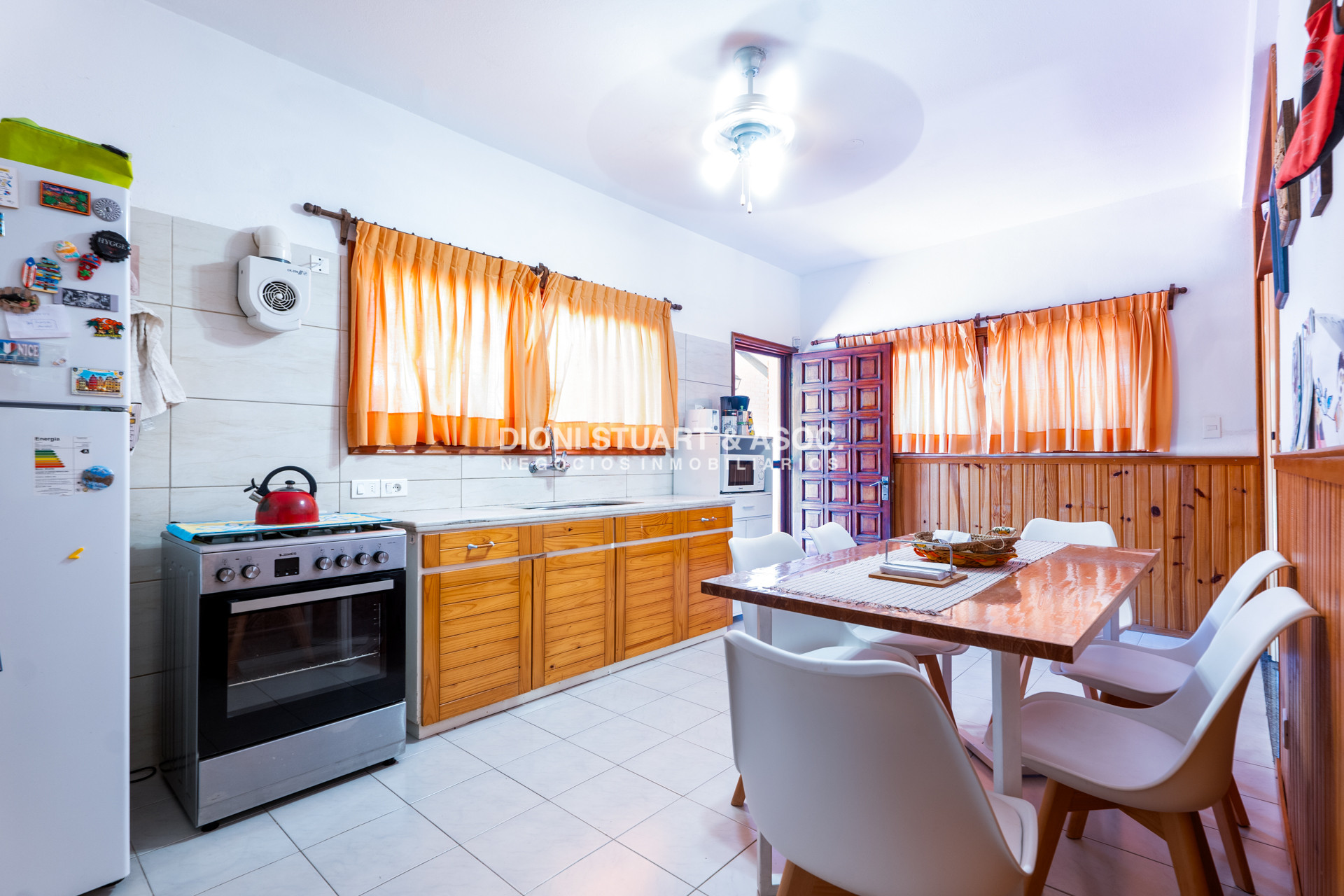 Casa ID.908 - CASA EN PLAYA MANSA - 5 DORMITORIOS - 5 BAÑOS - RECICLADA - CON PISCINA