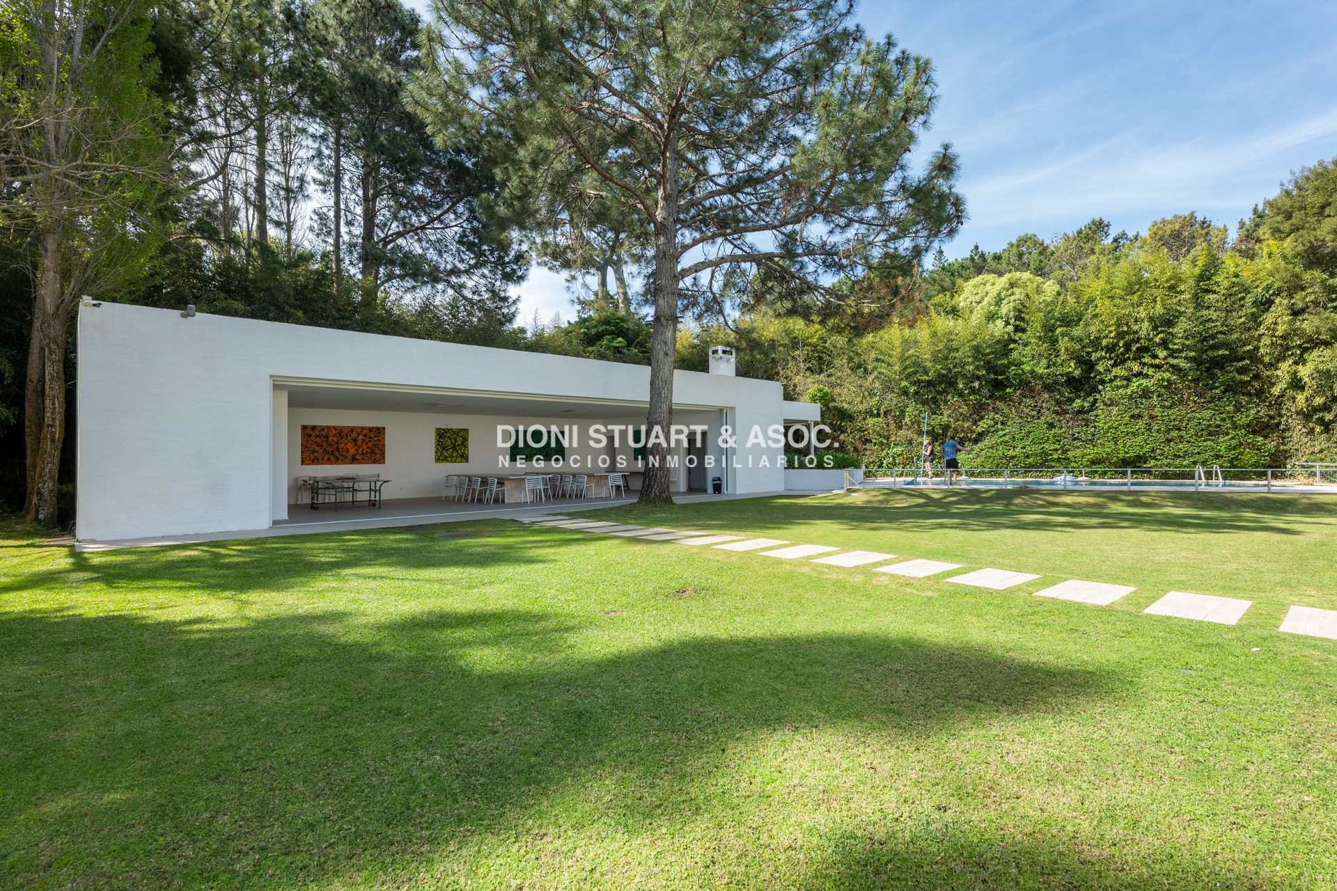 Casa ID.1132 - VENTA CASA EN EL GOLF - 5 DORMITORIOS + DEPENDENCIA - MEGA BARBACOA
