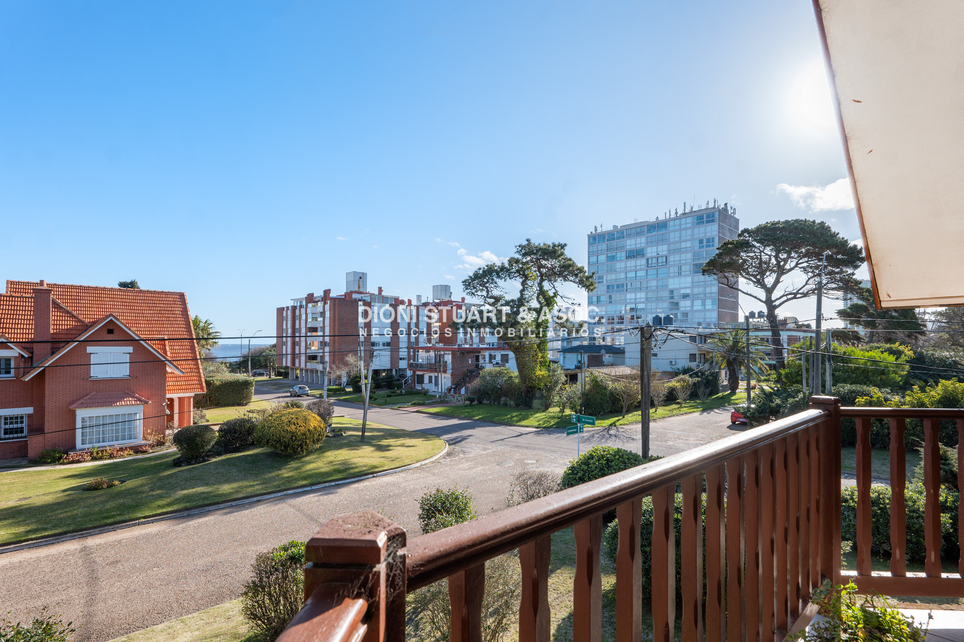 Casa ID.1057 - VENTA CASA 7 DORMITORIOS PLAYA MANSA A 1 CUADRA DEL MAR