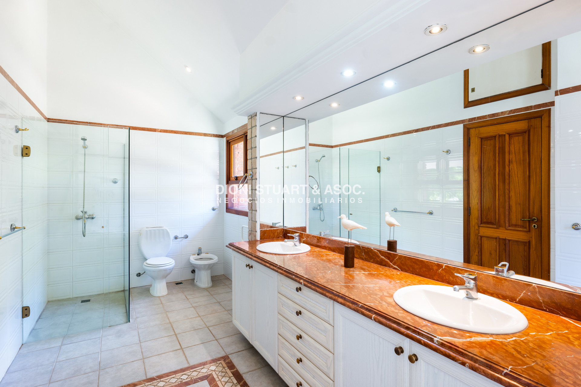 Casa ID.843 - CASA EN VENTA EN EL GOLF - INCREIBLE