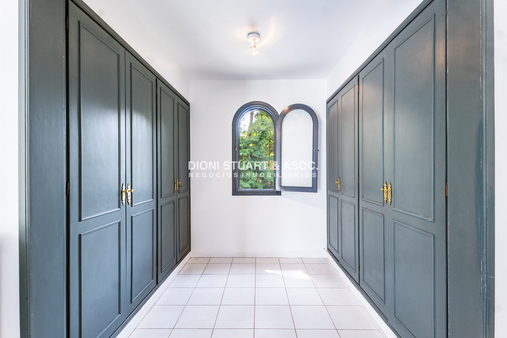 Casa ID.803 - CASA EN VENTA EN EL GOLF CON 8 DORMITORIOS EN SUTIE