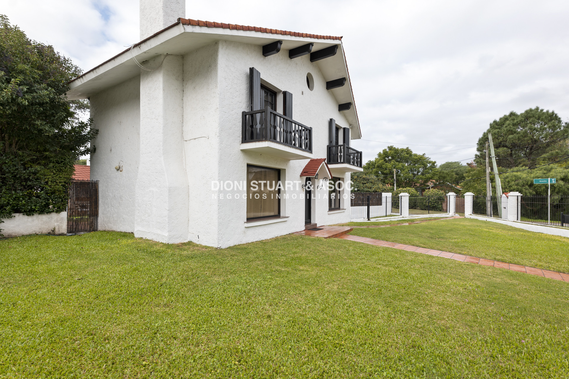 Casa ID.680 - CASA EN ALQUILER ANUAL EN LA MANSA - 5 DORMITORIOS - CON PISCINA
