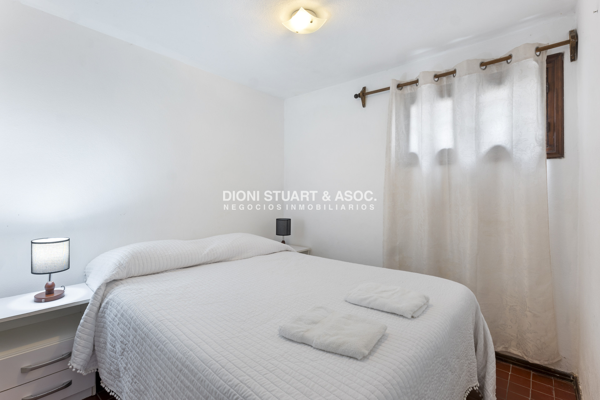 Casa ID.680 - CASA EN ALQUILER ANUAL EN LA MANSA - 5 DORMITORIOS - CON PISCINA