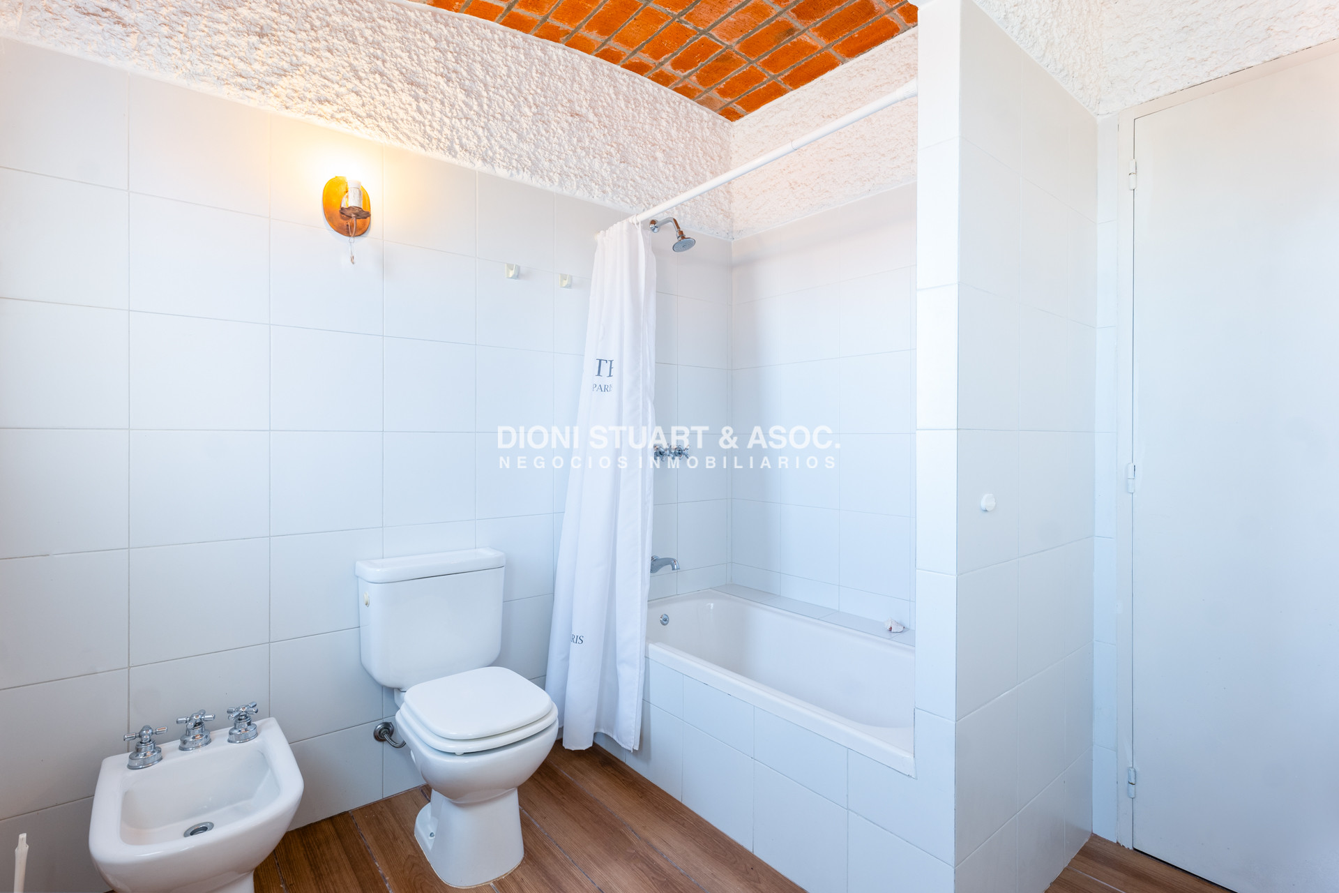 Casa ID.807 - CASA EN VENTA EN LA PENINSULA PUNTA DEL ESTE CON 4 DORMITORIOS