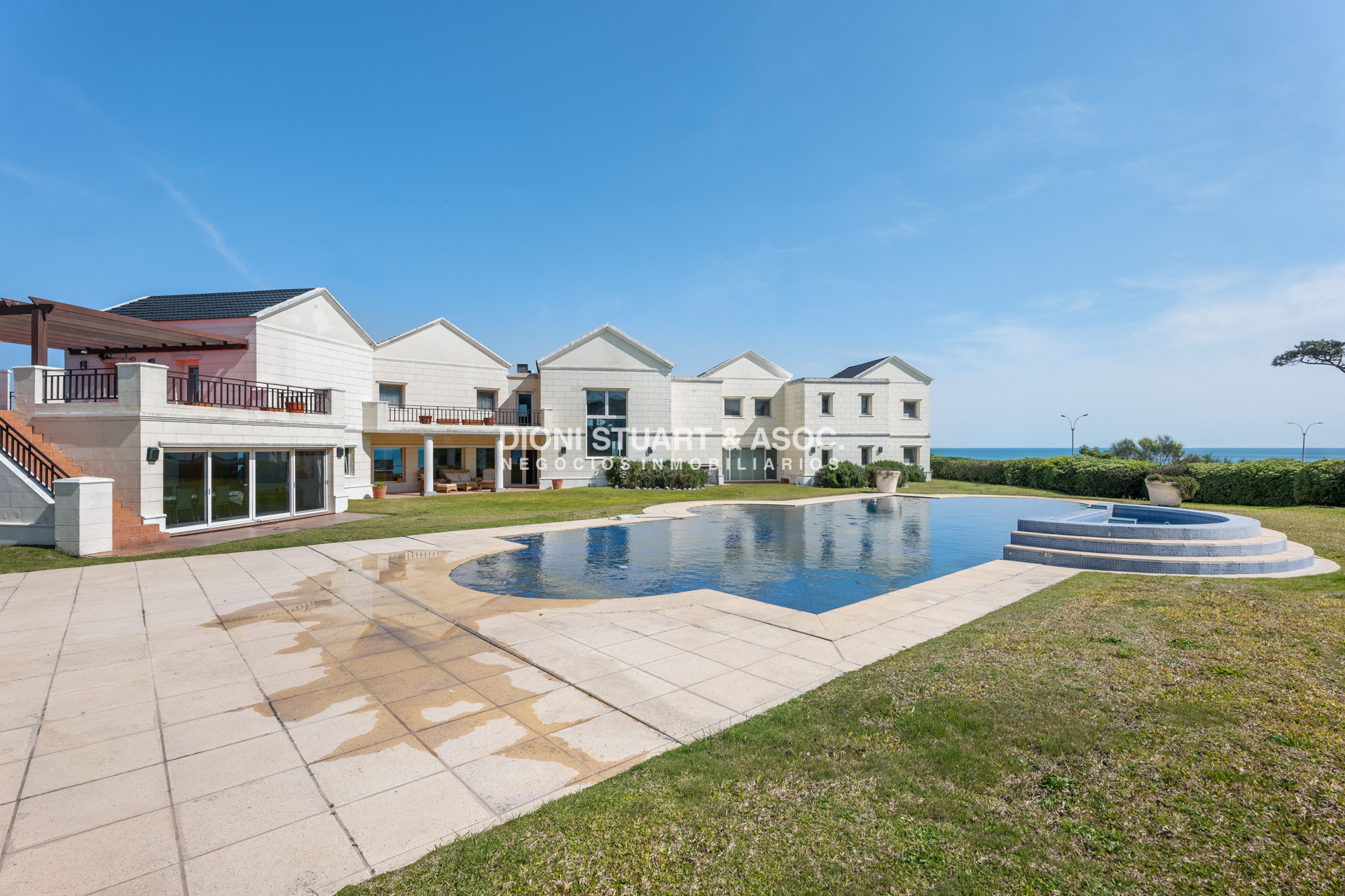 Casa ID.769 - Mansion En Primera Linea Playa Mansa