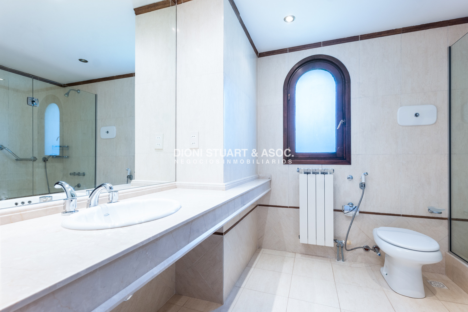 Casa ID.906 - CASA EN ALQUILER ANUAL SAN RAFAEL - EL GOLF - 3 DORMITORIOS EN SUITE + DEP. - PISCINA