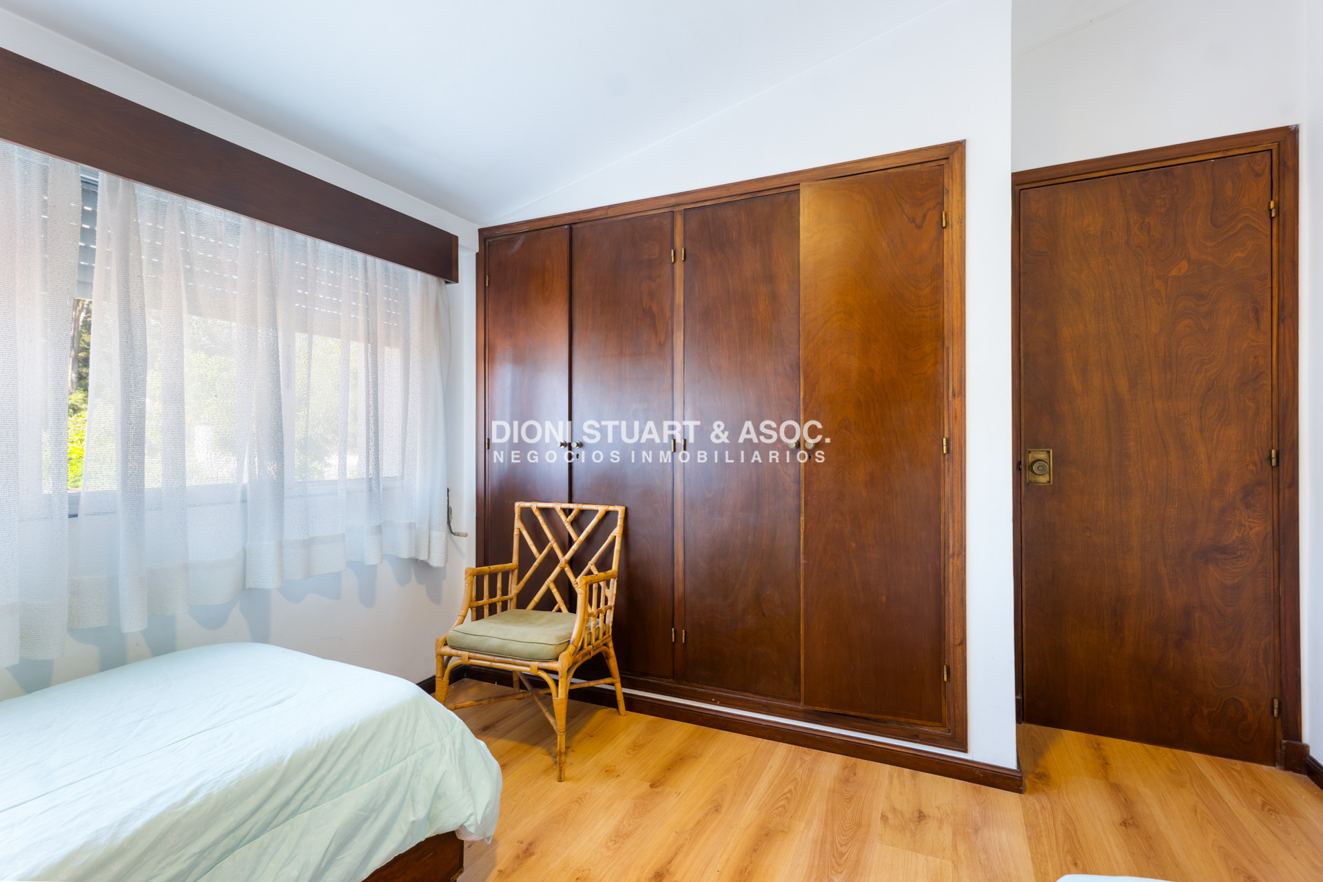 Casa ID.819 - CASA EN VENTA EN LA MANSA CERCA DEL MAR 3 DORMITORIOS + DEPENDENCIA