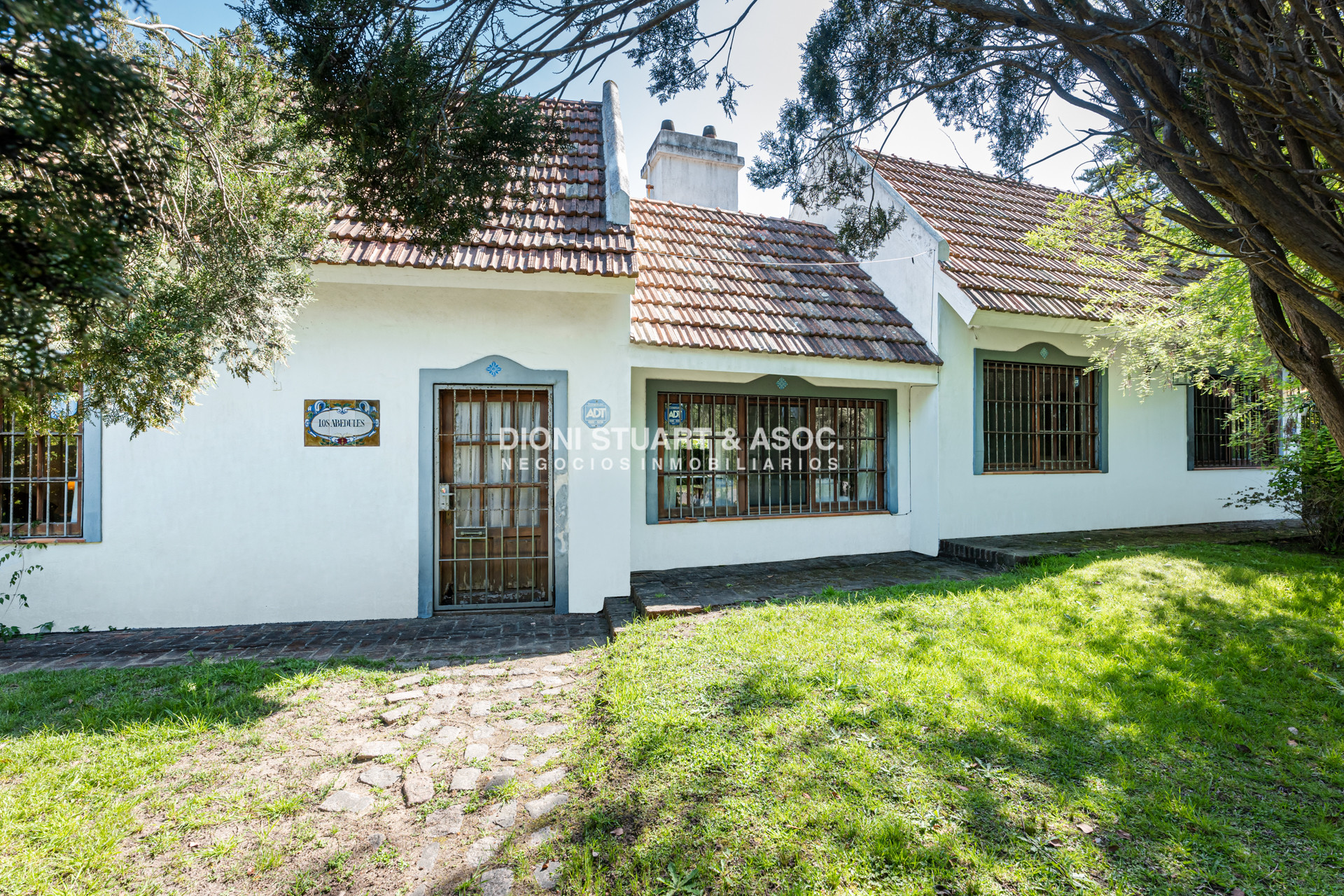 Casa ID.802 - Casa en Venta en Rincon Del Indio - 3 Dormitorios - A 1 cuadra del mar