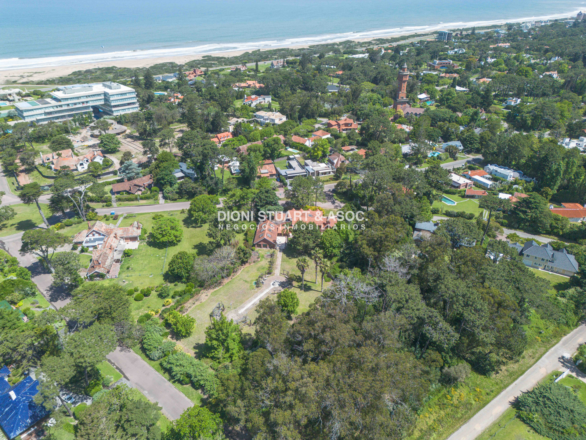 Casa ID.843 - CASA EN VENTA EN EL GOLF - INCREIBLE