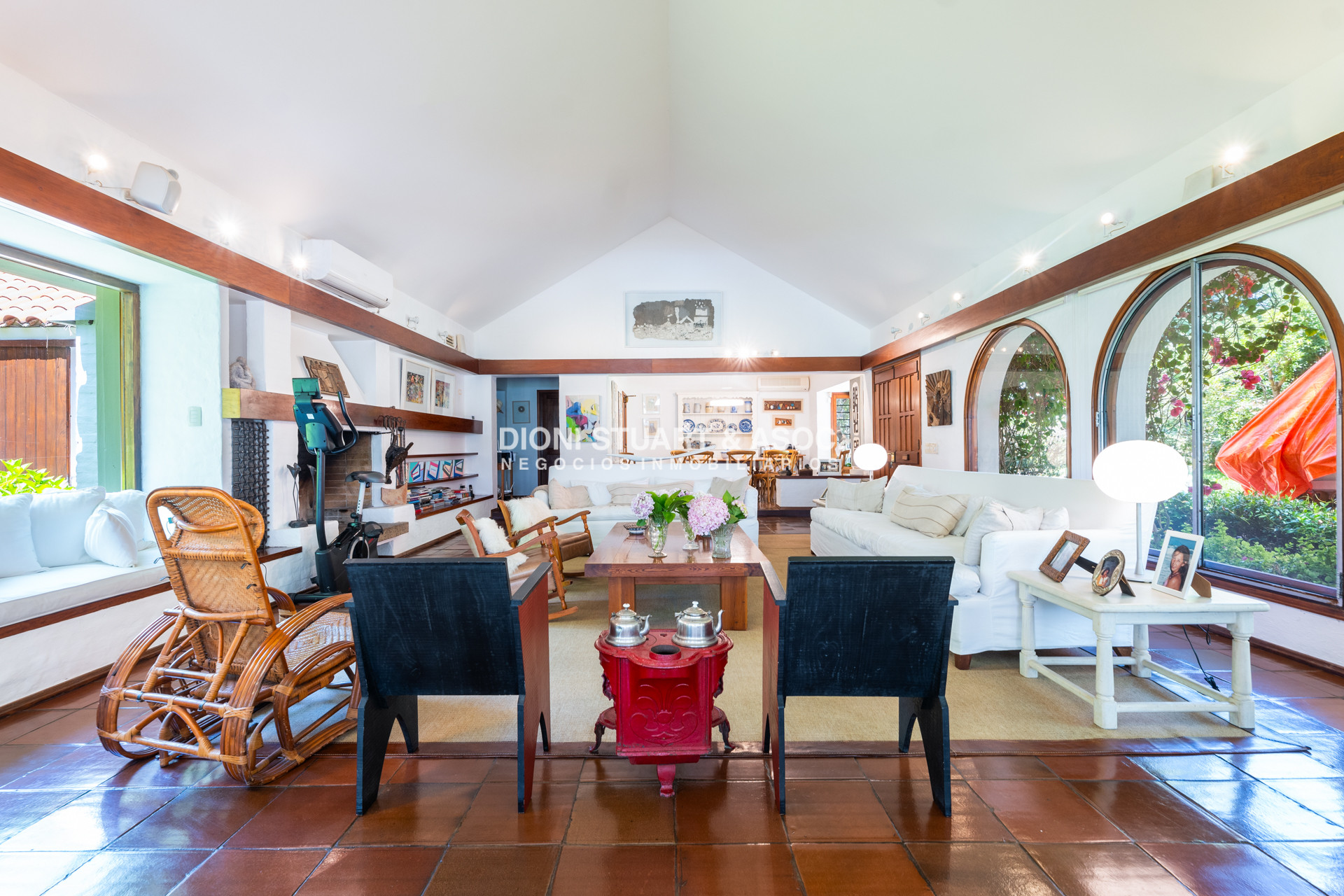 Casa ID.889 - CASA EN VENTA IMPONENTE EN EL GOLF - SAN RAFAEL - 6 DORMITORIOS