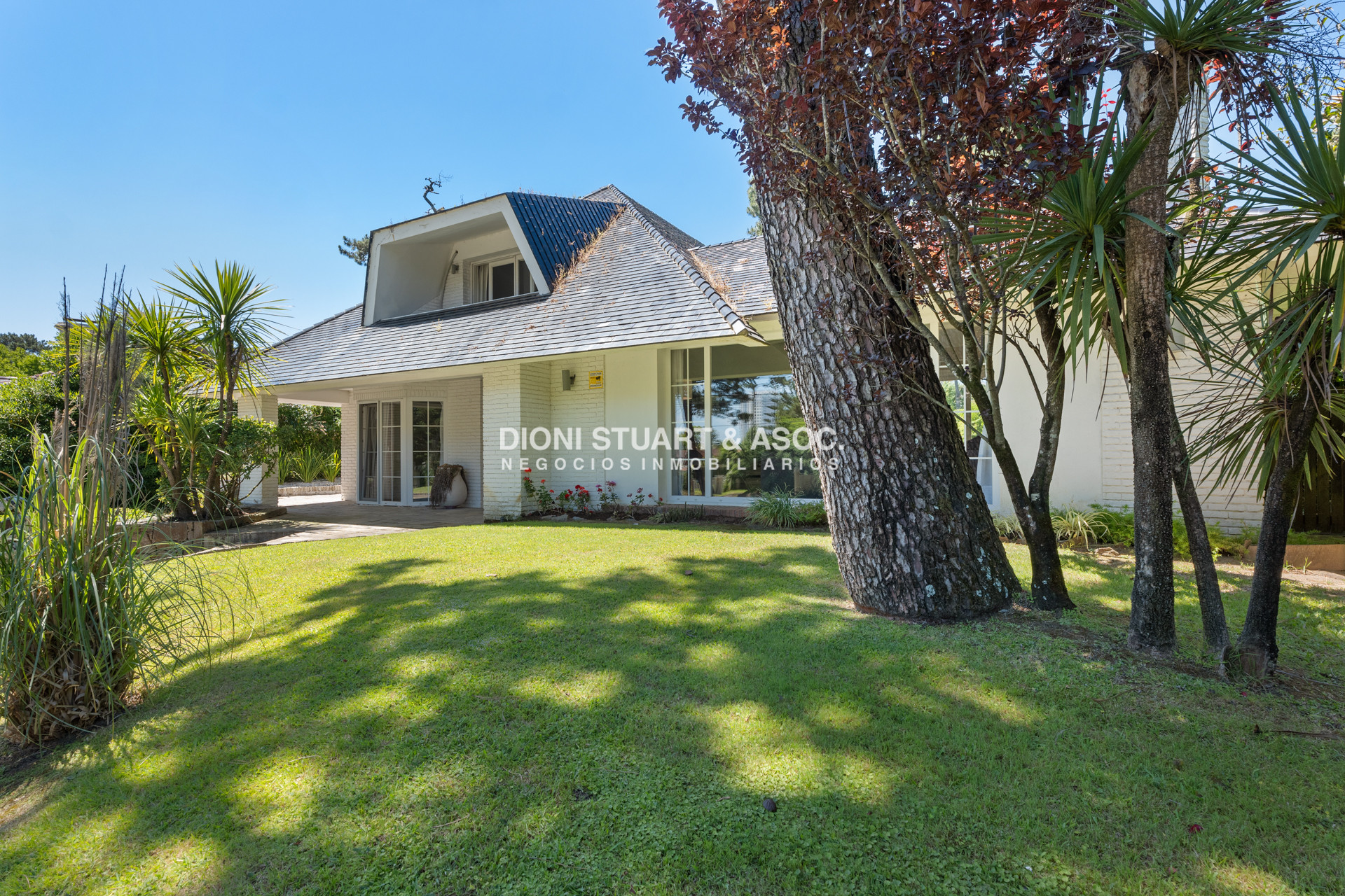 Casa ID.863 - Casa en La Mansa en Venta - 3 Dorm - Piscina