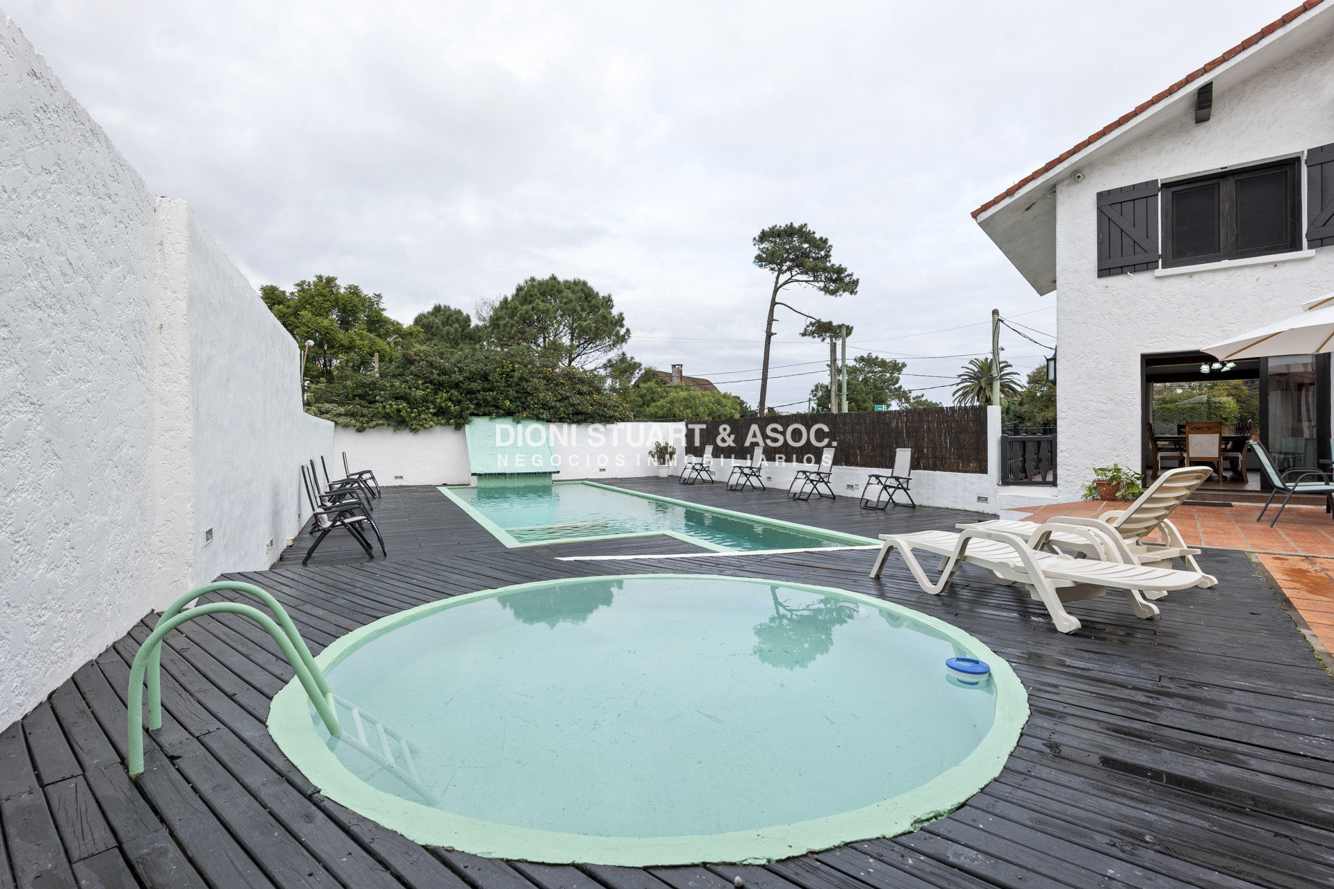 Casa ID.680 - CASA EN ALQUILER ANUAL EN LA MANSA - 5 DORMITORIOS - CON PISCINA