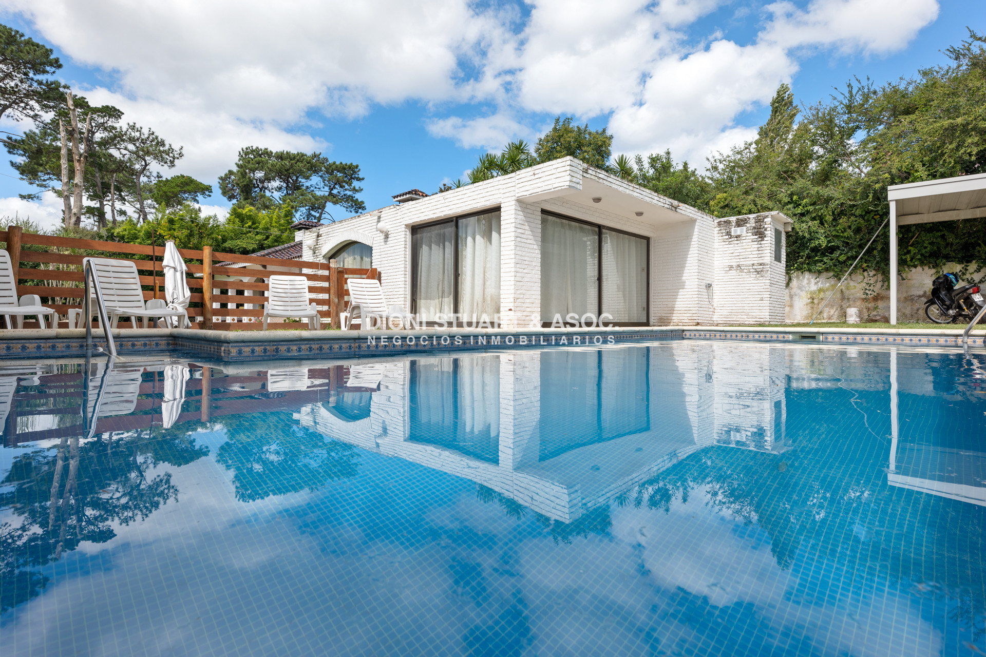 Casa ID.644 - OPORTUNIDAD - CASA EN ROOSEVELT - 5 DORMITORIOS Y 5 BAÑOS - PISCINA CLIMATIZADA