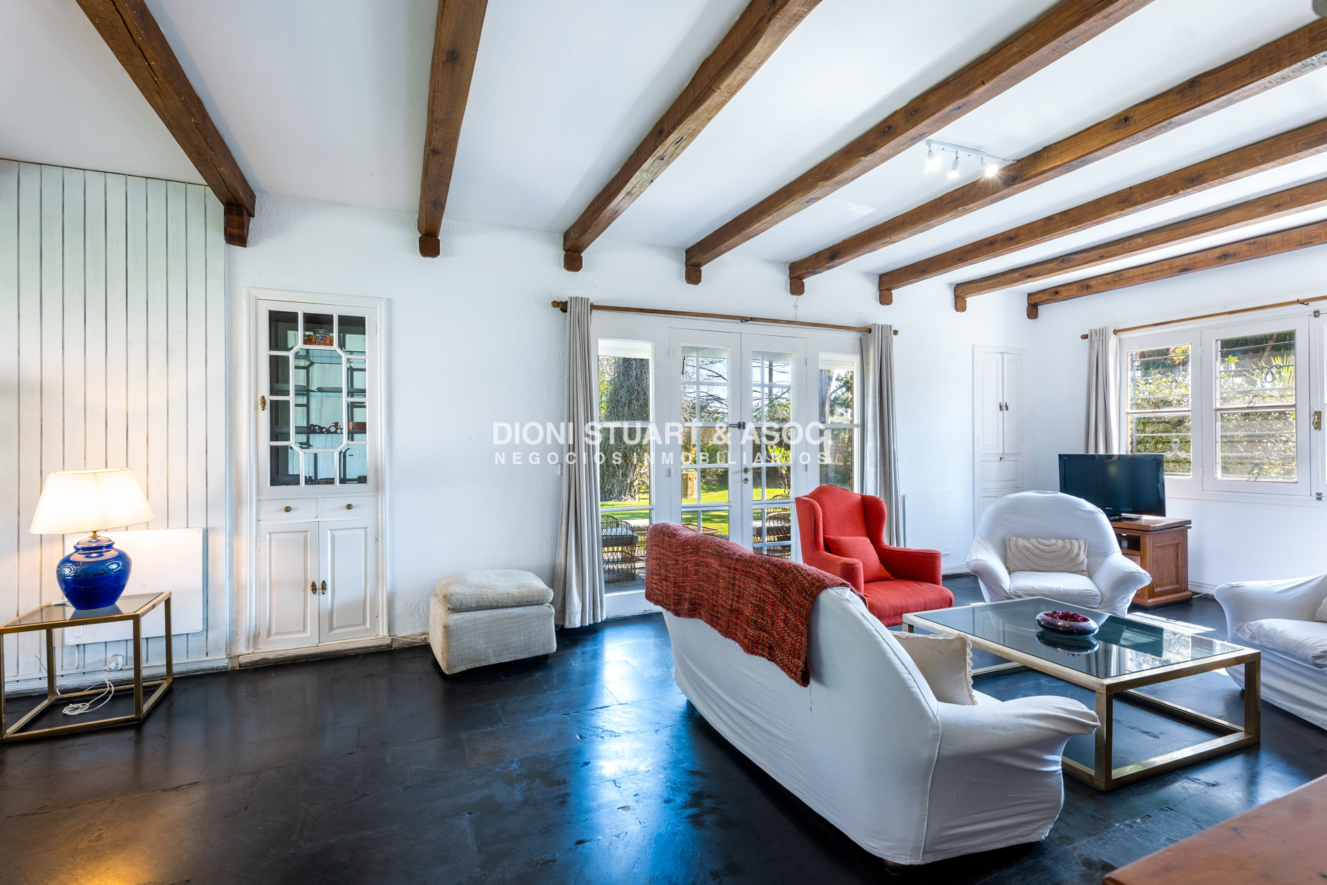 Casa ID.766 - CASA EN VENTA EN PLAYA MANSA CON PISCINA EXCELENTE CONSTRUCCIÓN