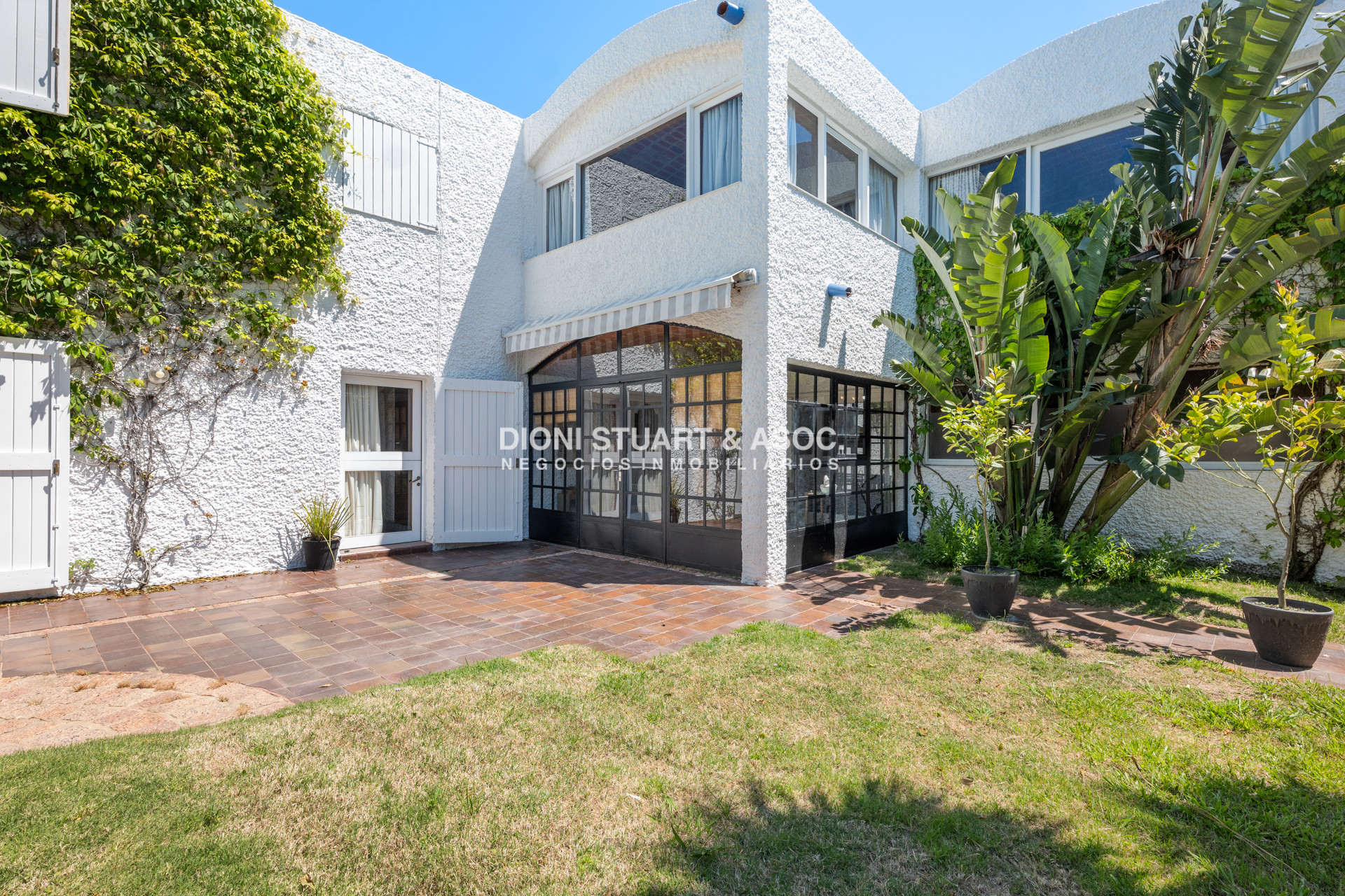 Casa ID.807 - CASA EN VENTA EN LA PENINSULA PUNTA DEL ESTE CON 4 DORMITORIOS