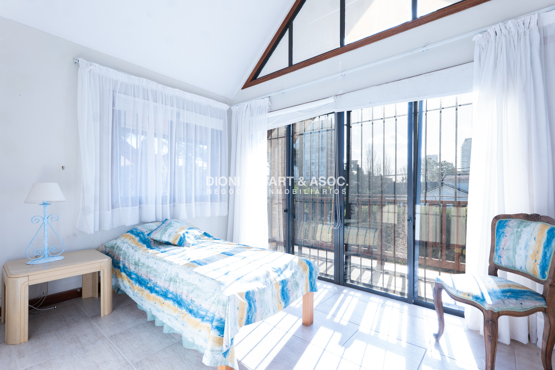 Casa ID.1057 - VENTA CASA 7 DORMITORIOS PLAYA MANSA A 1 CUADRA DEL MAR