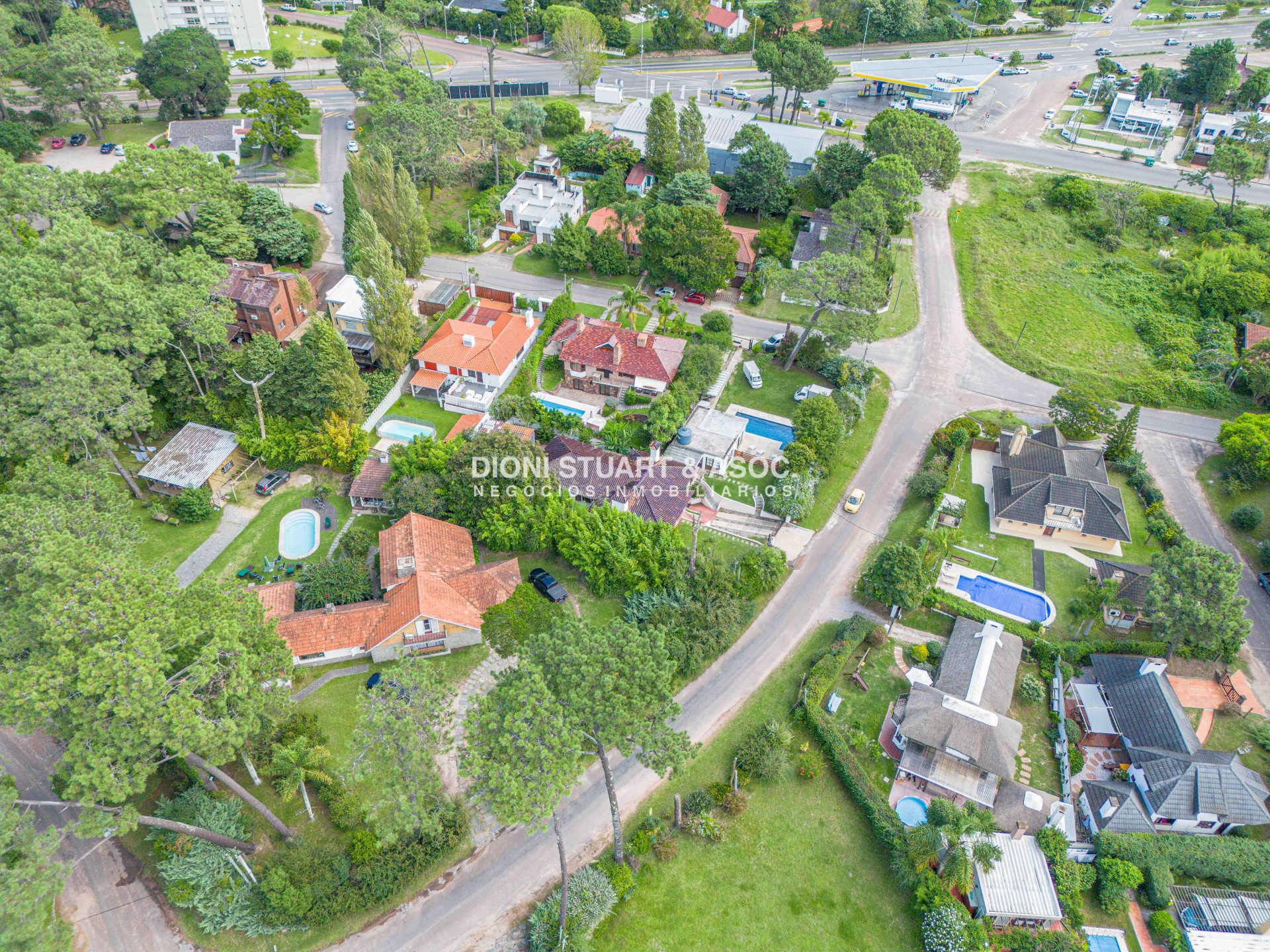 Casa ID.644 - OPORTUNIDAD - CASA EN ROOSEVELT - 5 DORMITORIOS Y 5 BAÑOS - PISCINA CLIMATIZADA