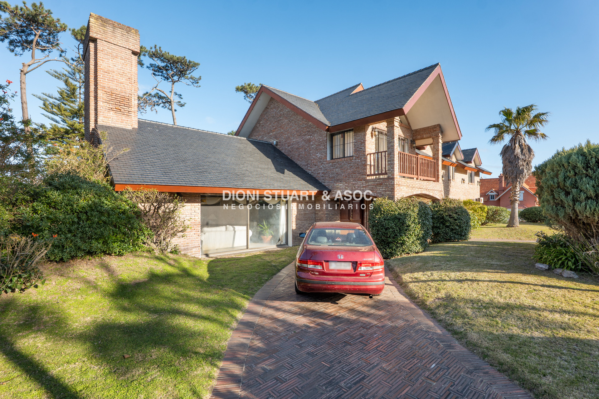 Casa ID.1057 - VENTA CASA 7 DORMITORIOS PLAYA MANSA A 1 CUADRA DEL MAR