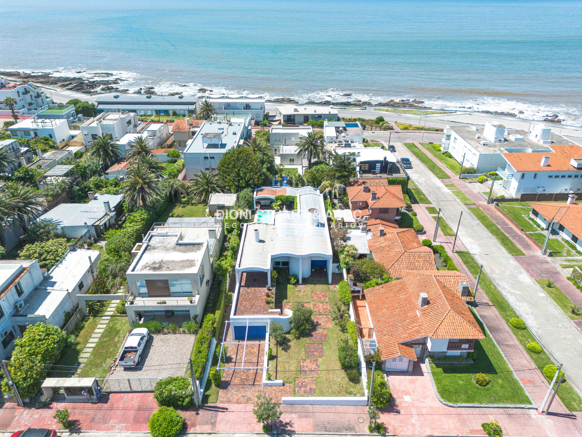 Casa ID.807 - CASA EN VENTA EN LA PENINSULA PUNTA DEL ESTE CON 4 DORMITORIOS