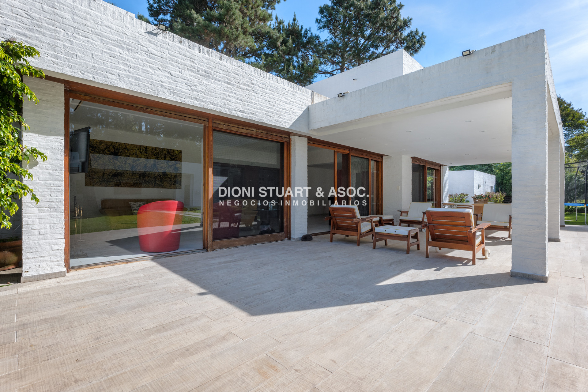 Casa ID.1132 - VENTA CASA EN EL GOLF - 5 DORMITORIOS + DEPENDENCIA - MEGA BARBACOA