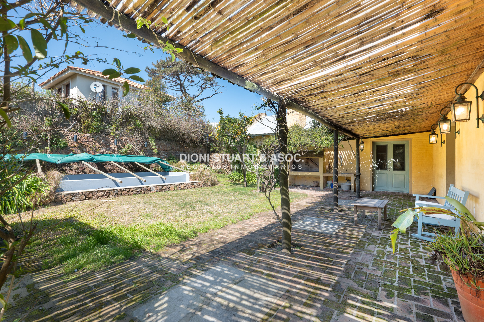 Casa ID.765 - ALQUILER DE TEMPORADA CASA EN LA BARRA CON 4 DORMITORIOS Y PISCINA MUY CERCA DEL MAR