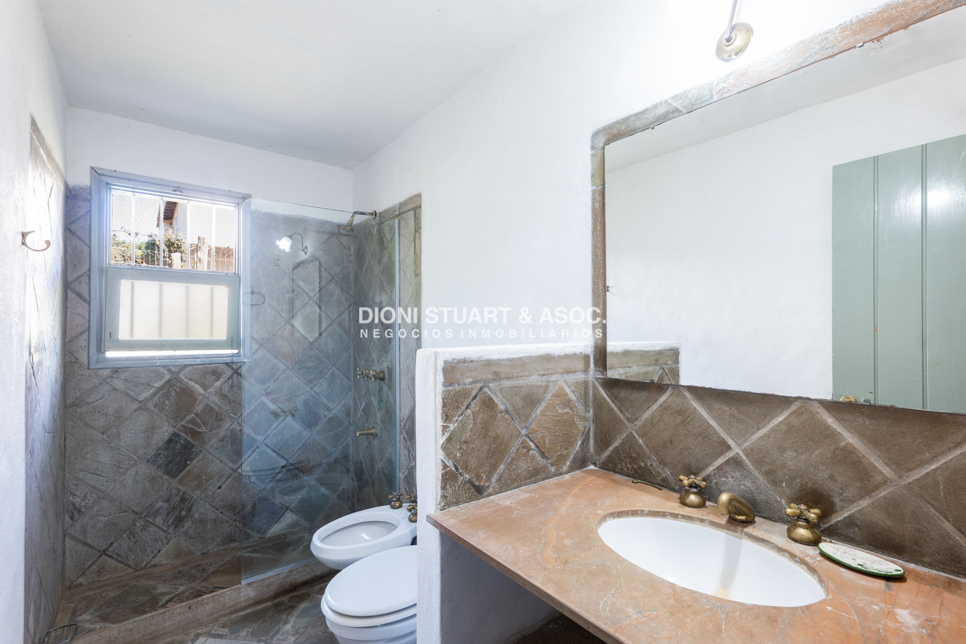 Casa ID.765 - ALQUILER DE TEMPORADA CASA EN LA BARRA CON 4 DORMITORIOS Y PISCINA MUY CERCA DEL MAR
