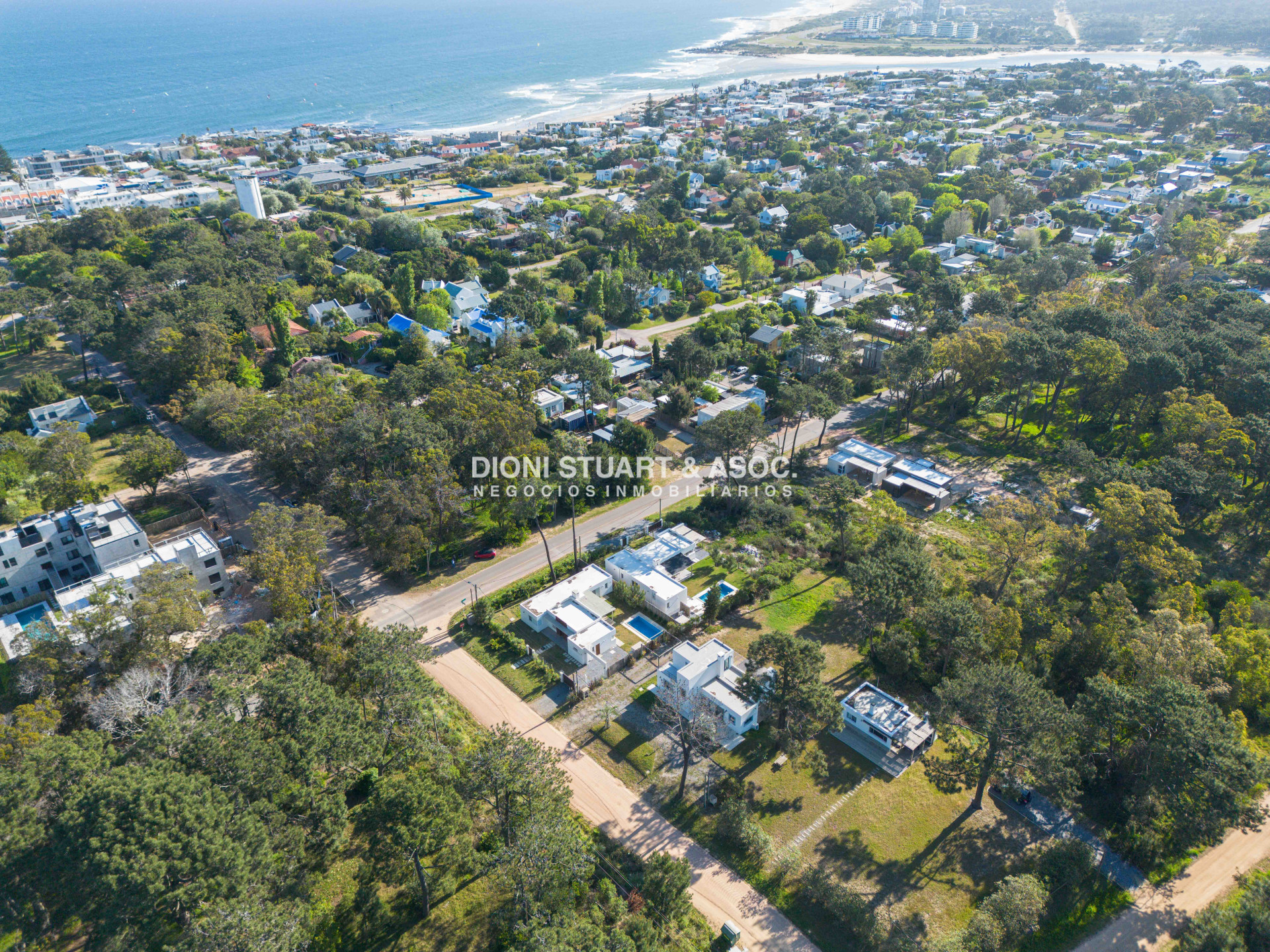 Casa ID.805 - CASA NUEVA EN VENTA EN MONTOYA LA BARRA - 3 DORMITORIOS Y PISCINA