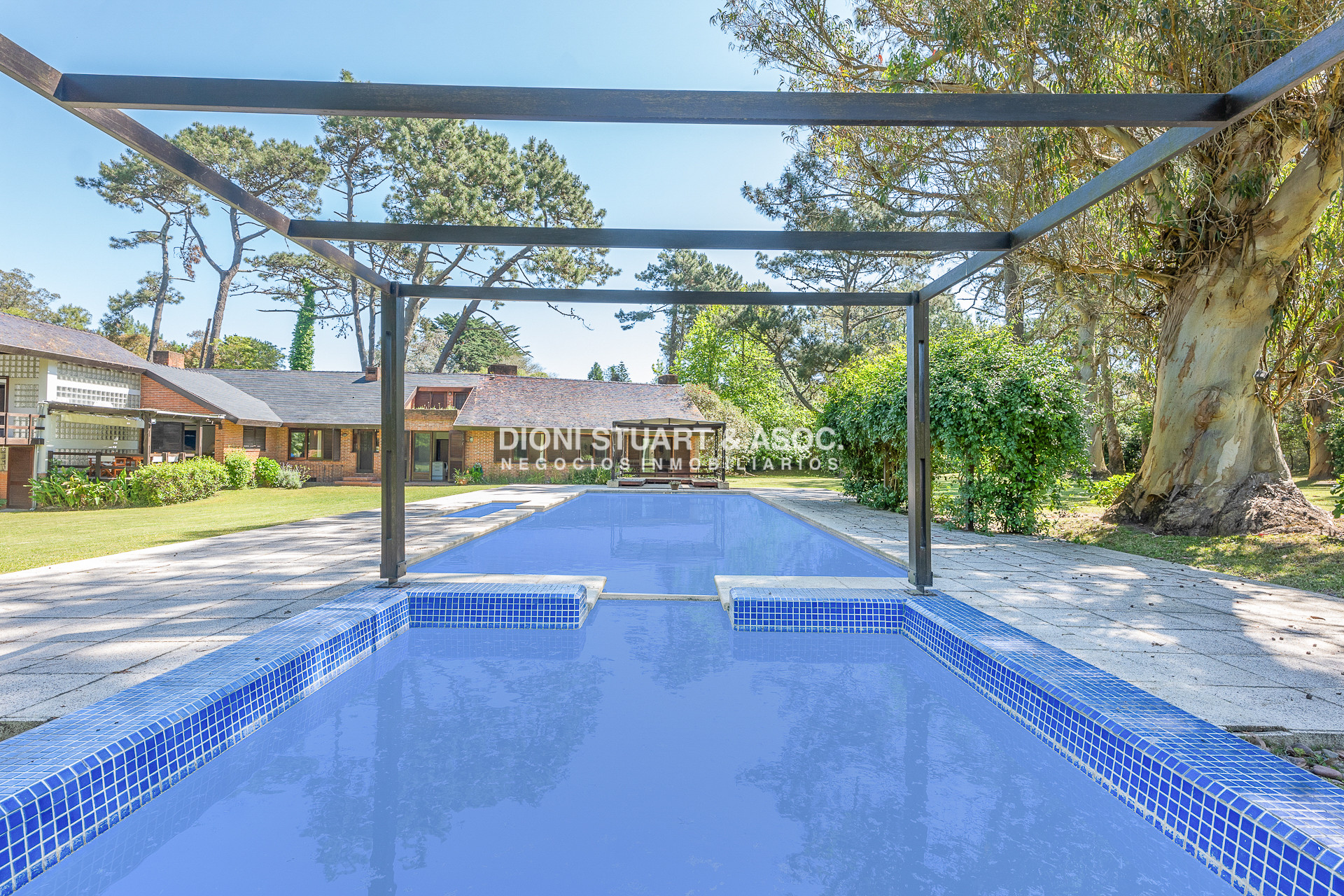 Casa ID.804 - CASA EN EL GOLF DE 6 DORMITORIOS - EXCELENTE CONSTRUCCIÓN