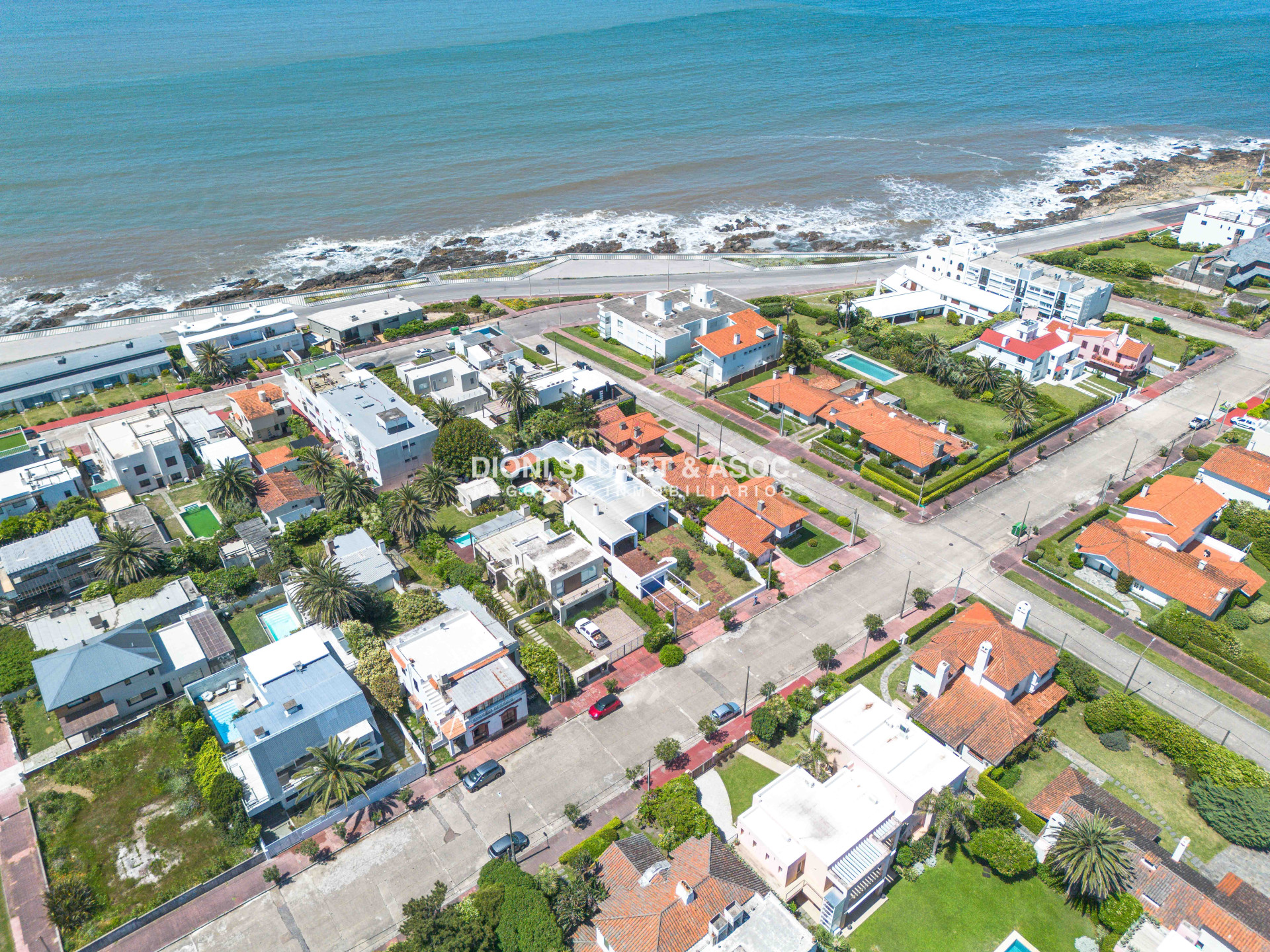 Casa ID.807 - CASA EN VENTA EN LA PENINSULA PUNTA DEL ESTE CON 4 DORMITORIOS