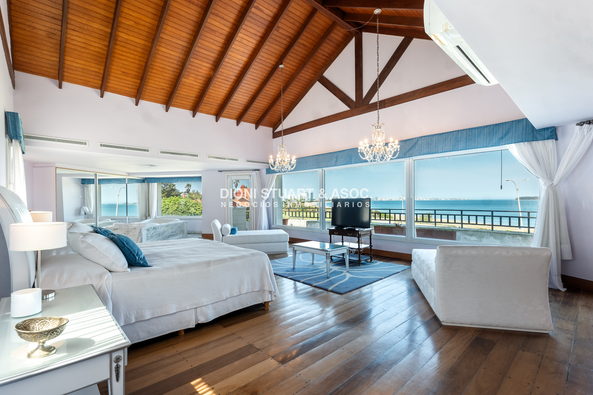 Casa ID.769 - Mansion En Primera Linea Playa Mansa
