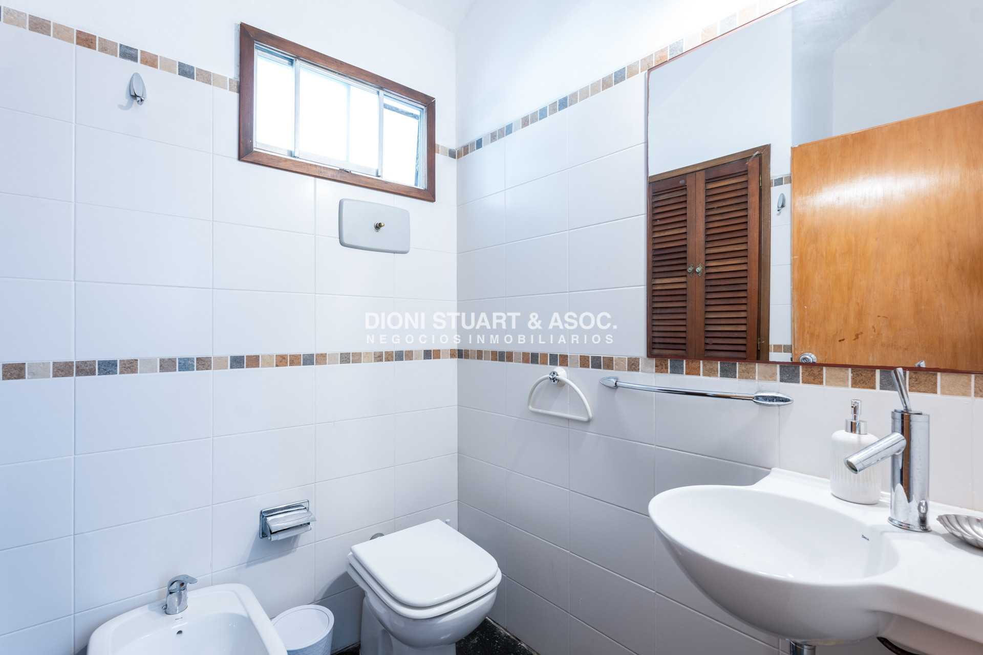 Casa ID.941 - CASA EN VENTA CERCA DEL MAR PLAYA BRAVA RINCON DEL INDIO - 4 DORMITORIOS + BARBACOA + PISCINA