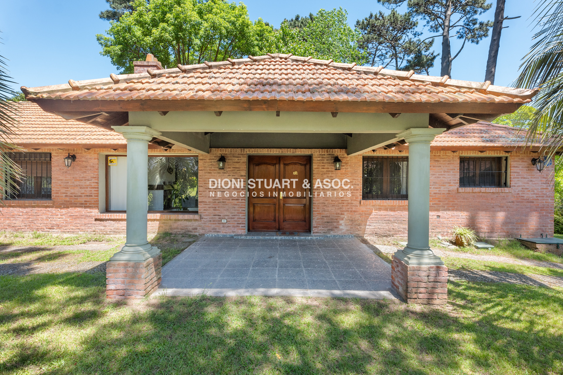 Casa ID.817 - CASA EN VENTA EN CANTEGRIL CON 3 DORMITORIOS Y DEPENDENCIA + PISCINA