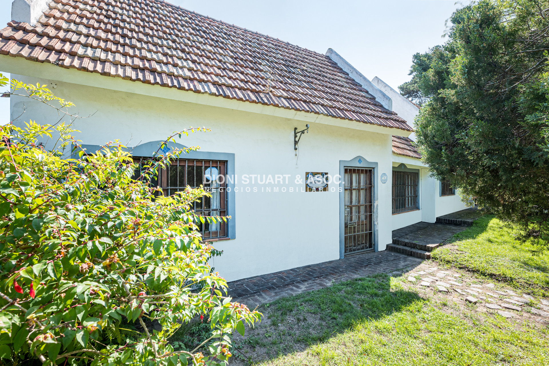 Casa ID.802 - Casa en Venta en Rincon Del Indio - 3 Dormitorios - A 1 cuadra del mar