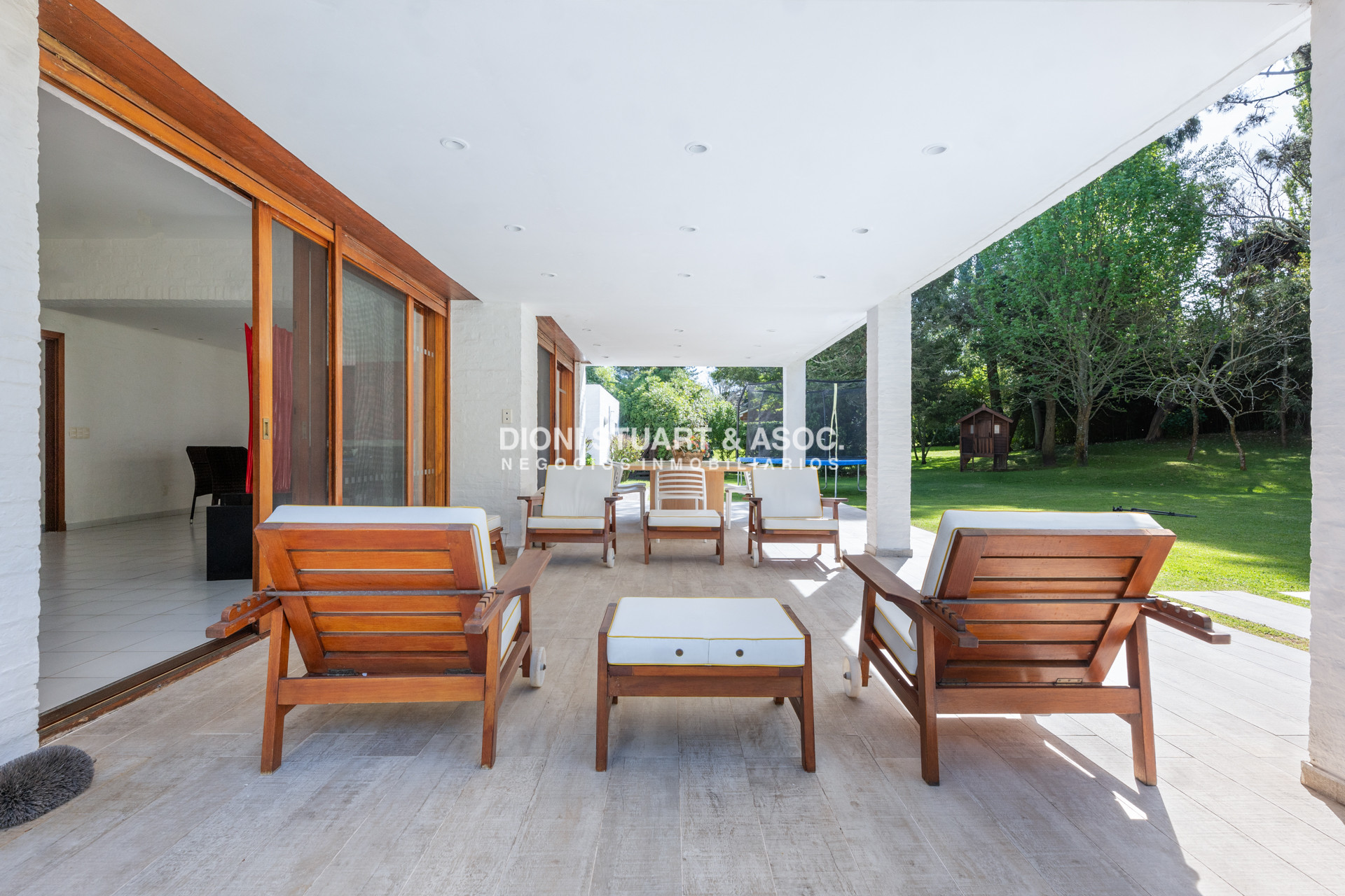 Casa ID.1132 - VENTA CASA EN EL GOLF - 5 DORMITORIOS + DEPENDENCIA - MEGA BARBACOA