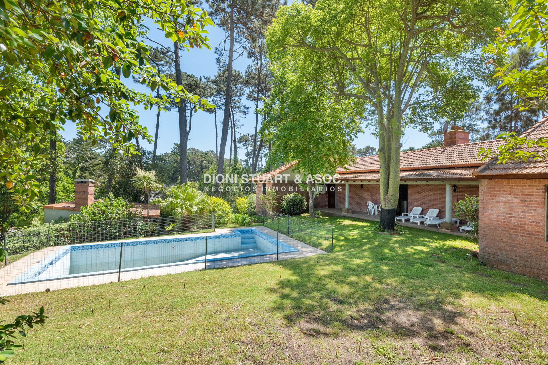 Casa ID.817 - CASA EN VENTA EN CANTEGRIL CON 3 DORMITORIOS Y DEPENDENCIA + PISCINA