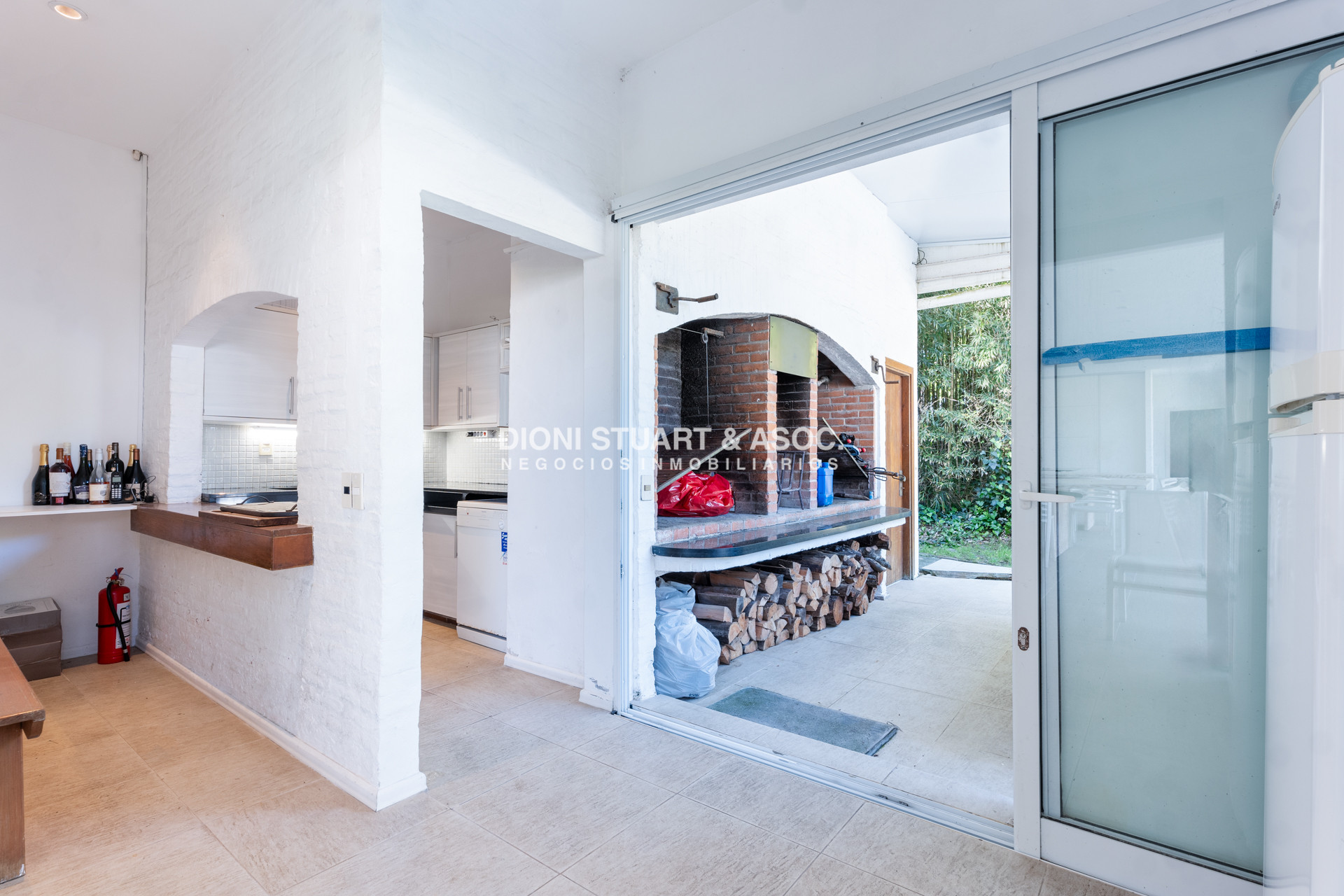 Casa ID.1132 - VENTA CASA EN EL GOLF - 5 DORMITORIOS + DEPENDENCIA - MEGA BARBACOA