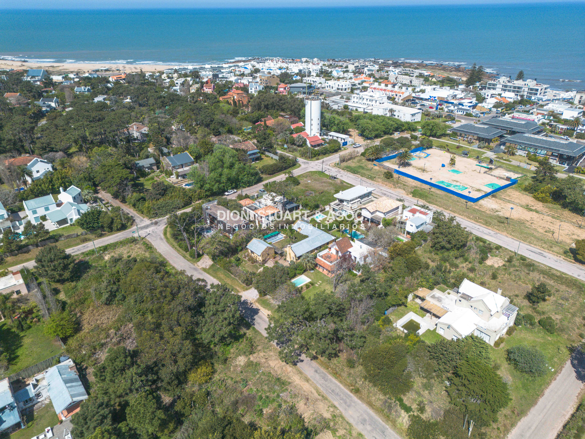 Casa ID.765 - ALQUILER DE TEMPORADA CASA EN LA BARRA CON 4 DORMITORIOS Y PISCINA MUY CERCA DEL MAR