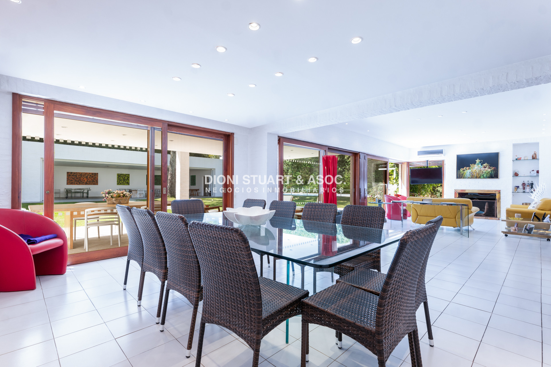 Casa ID.1132 - VENTA CASA EN EL GOLF - 5 DORMITORIOS + DEPENDENCIA - MEGA BARBACOA