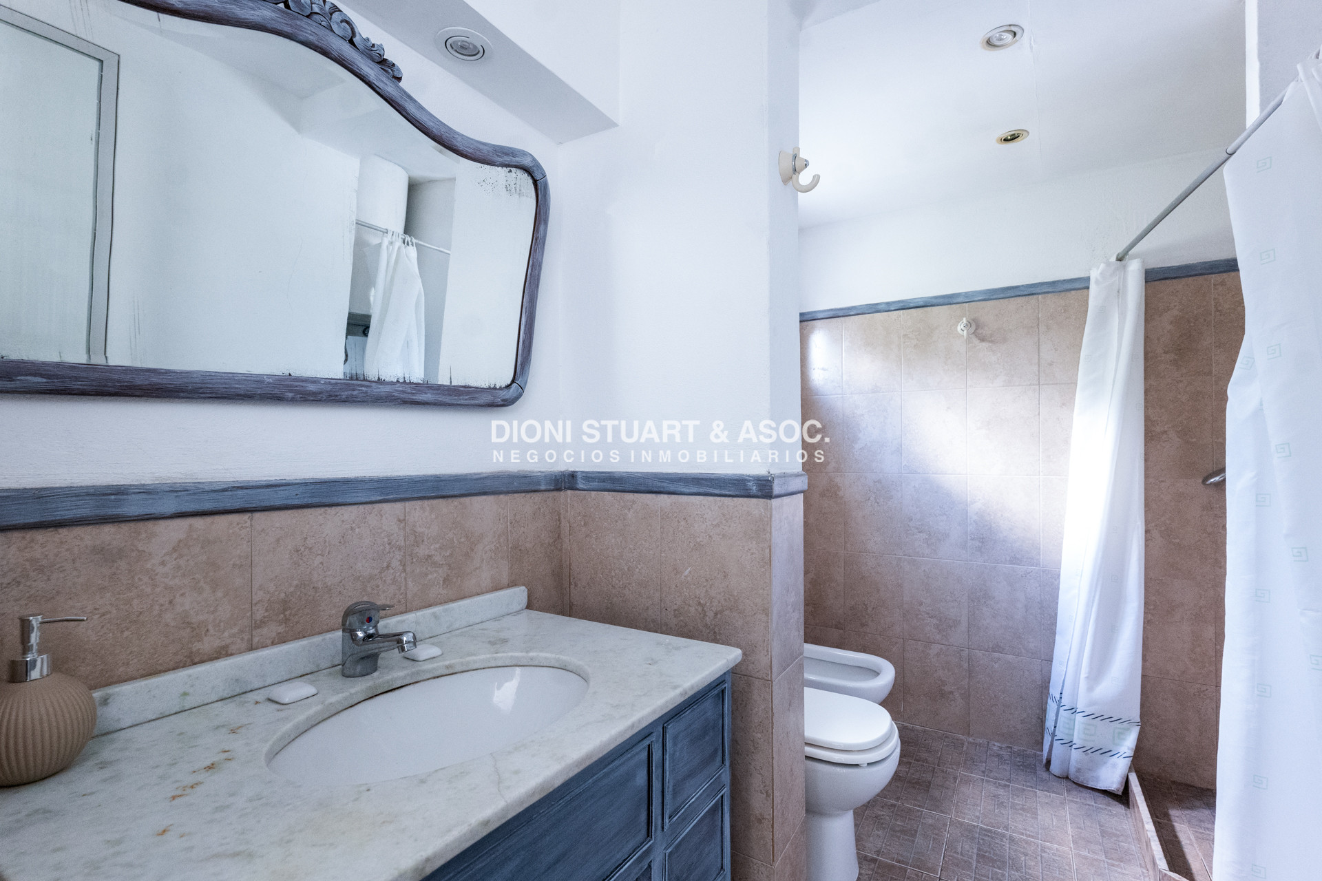Casa ID.941 - CASA EN VENTA CERCA DEL MAR PLAYA BRAVA RINCON DEL INDIO - 4 DORMITORIOS + BARBACOA + PISCINA