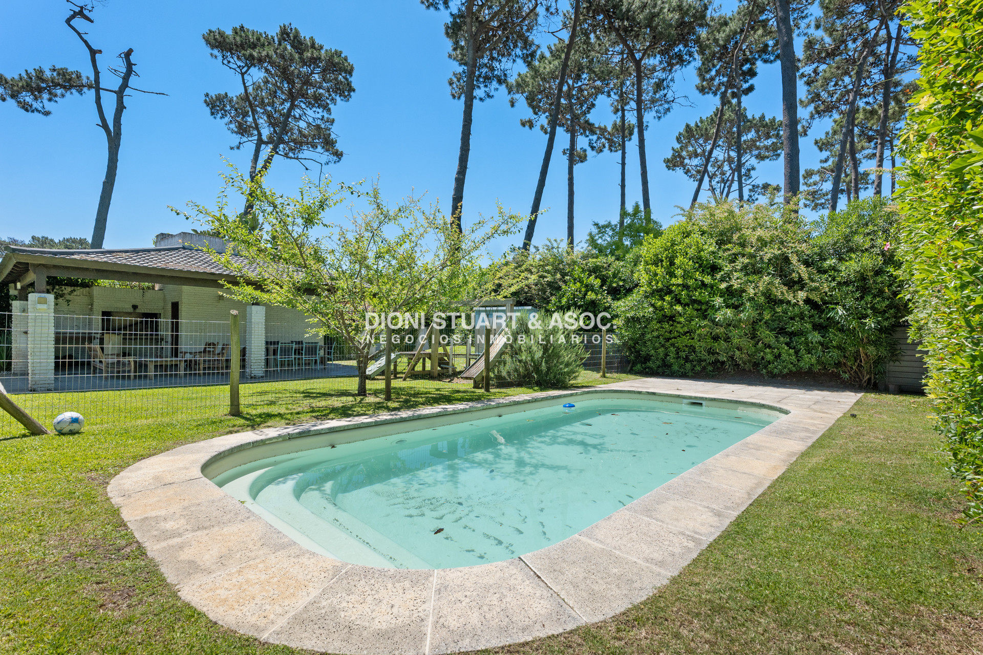 Casa ID.863 - Casa en La Mansa en Venta - 3 Dorm - Piscina