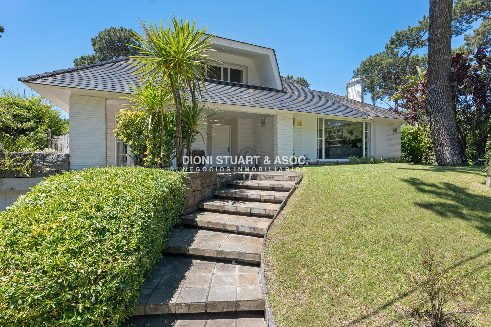 Casa ID.863 - Casa en La Mansa en Venta - 3 Dorm - Piscina