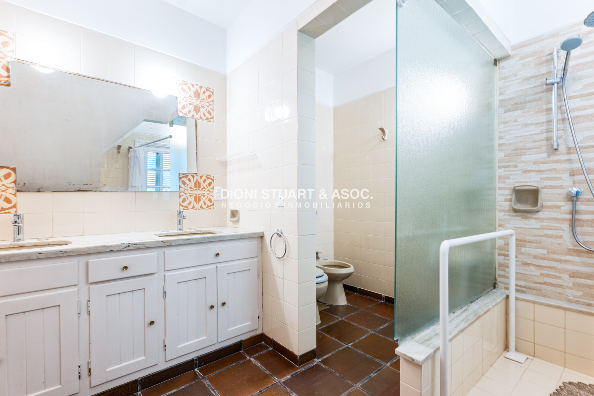 Casa ID.858 - Gran Casa en el Golf - 5 Dorm y Dep. - ARQ. ARTURO DUBOURG
