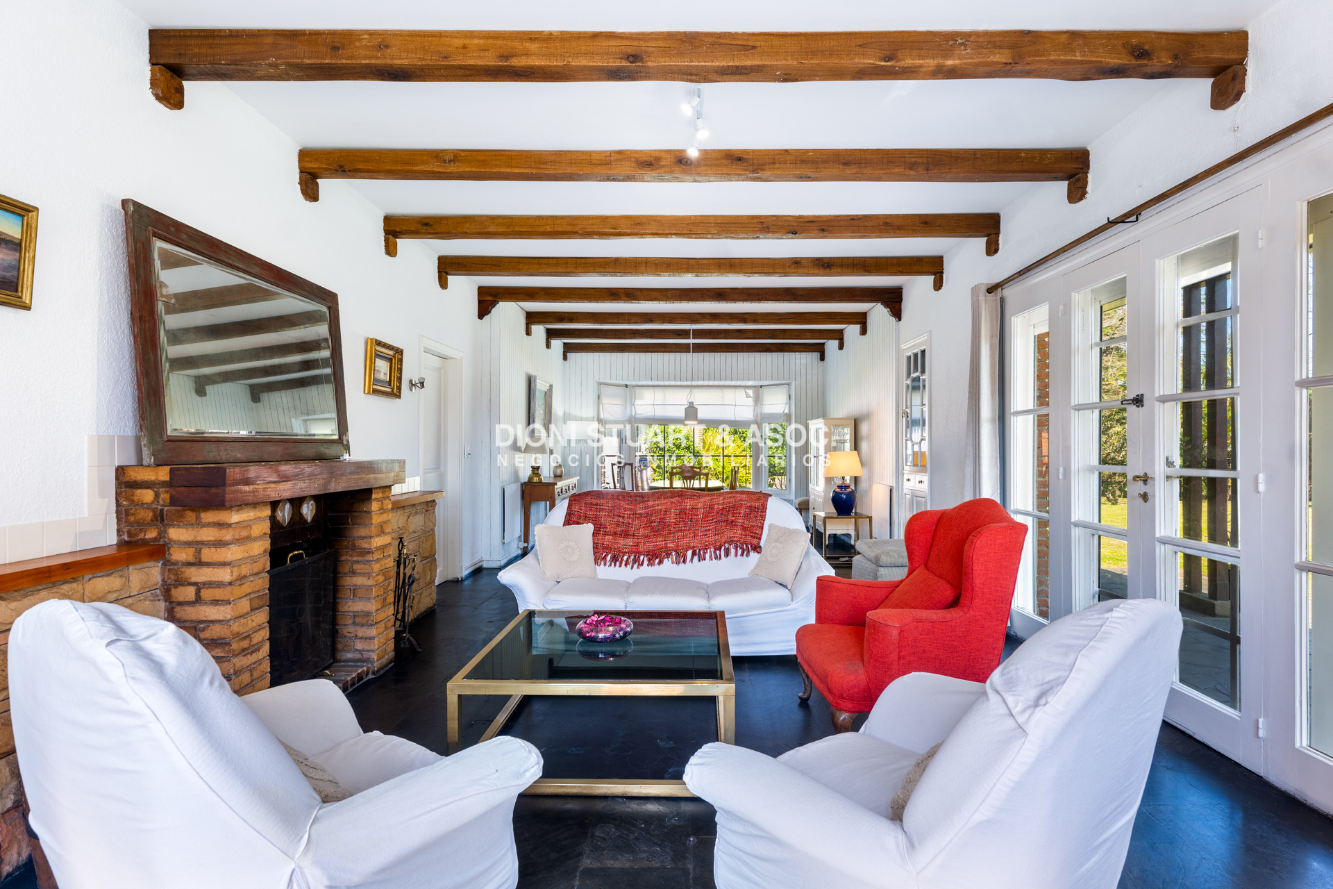 Casa ID.766 - CASA EN VENTA EN PLAYA MANSA CON PISCINA EXCELENTE CONSTRUCCIÓN