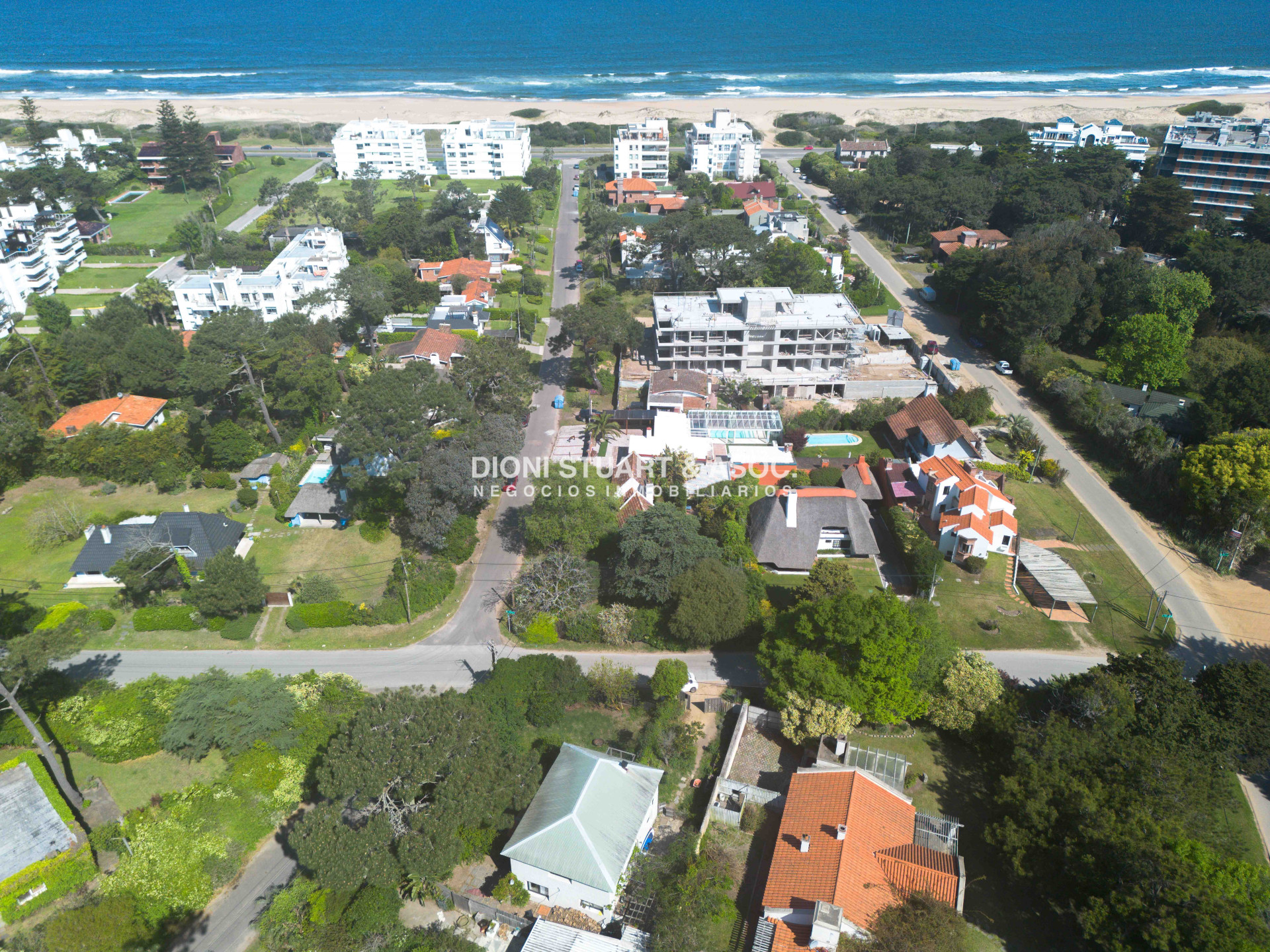 Casa ID.802 - Casa en Venta en Rincon Del Indio - 3 Dormitorios - A 1 cuadra del mar