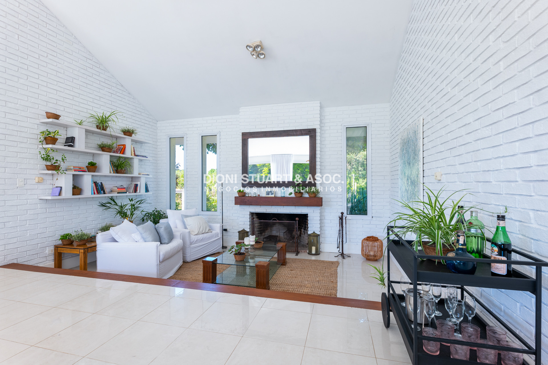 Casa ID.857 - CASA EN VENTA EN EL GOLF DE 4 DORMITORIOS Y DEP. - VISTA DIRECTA AL GOLF