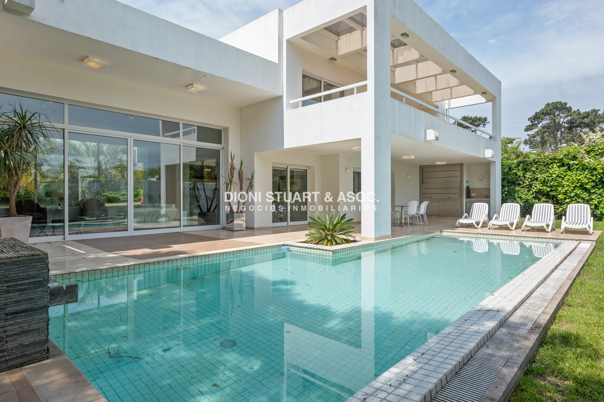 Casa ID.809 - Casa en Boluevard Park - 5 Dormitorios