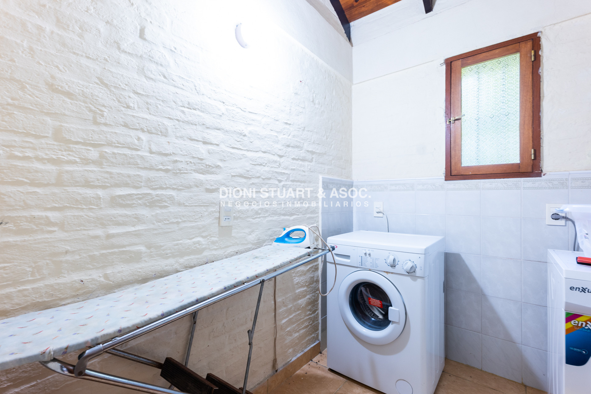 Casa ID.817 - CASA EN VENTA EN CANTEGRIL CON 3 DORMITORIOS Y DEPENDENCIA + PISCINA