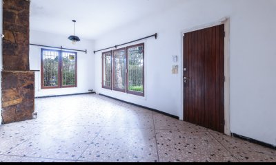 VENTA CASA 2 DORMITORIOS MALDONADO CERCA DEL MAR LAS DELICIAS